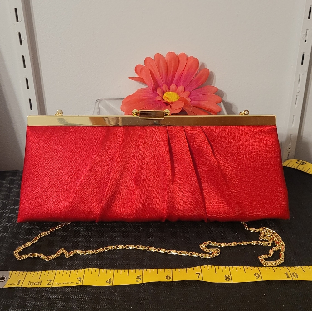 SaLE:  Red Gunne Sax Clutch handbag w chain *MUST GO!!!*